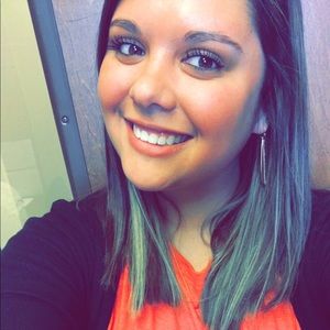 Meet your Posher, Oolivia